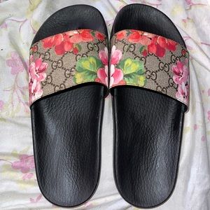 Gucci Blooms Supreme Slide Sandals